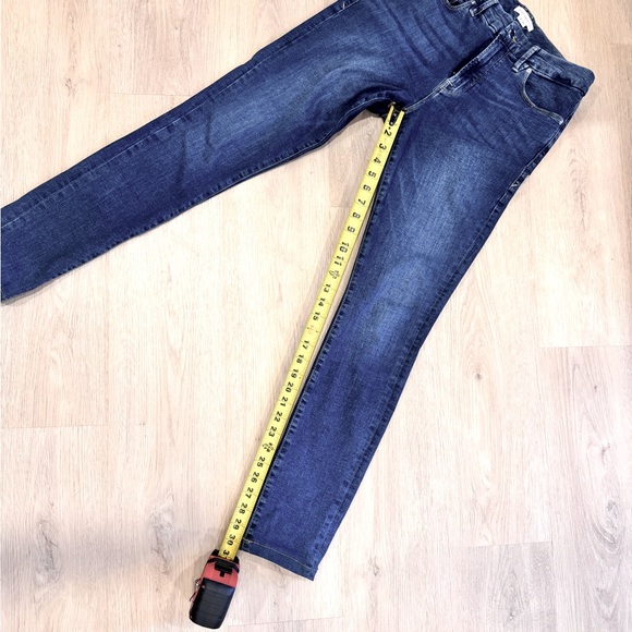 Good American GOOD LEGS SKINNY JEANS - Picture 7 of 11